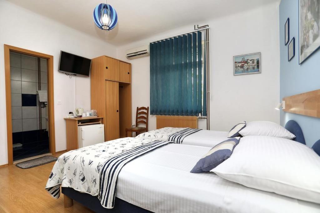 Rooms With A Parking Space Trogir - 17442 Ruang foto